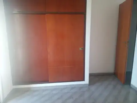 PH AL FRENTE 1 DORMITORIO CON PATIO