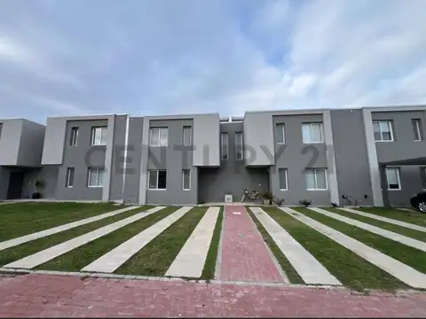 Depto Tipo Casa en Venta en Garin, USD 165.000