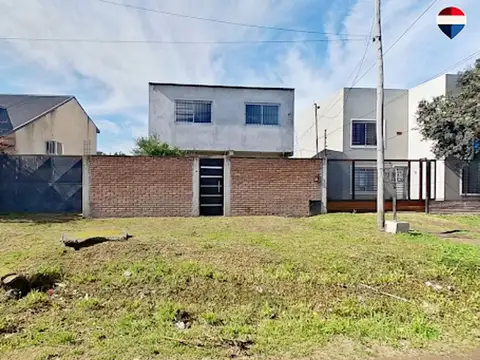 CASA 3 AMB. EN FCIO VARELA IDEAL PARA PERSONALIZAR