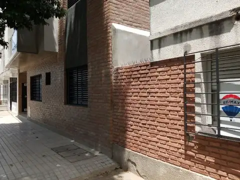 Casa 5 ambientes con 1 baño