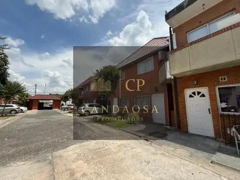 ORR. Venta de  Casa Tríplex  apta crédito.