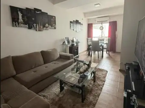 ORR. Venta de  Casa Tríplex  apta crédito.