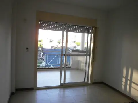 Departamento en Alquiler en Monte Castro, $ 690.000