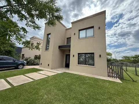 Casa en Venta en Puertos - Araucarias, USD 360.000