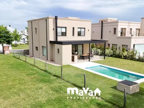 CASA EN VENTA - PUERTOS DEL LAGO