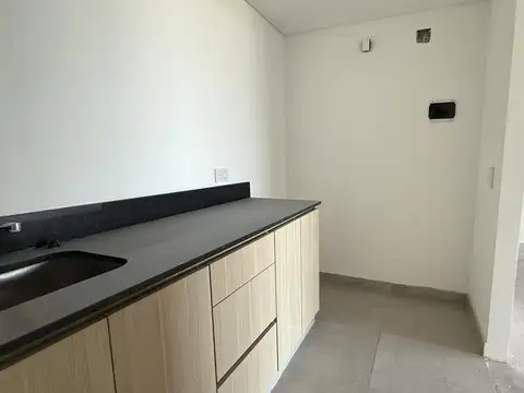 Oficina en prestigioso edificio de categoría en la mejor ubicación de Pilar