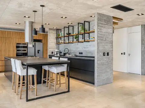 Casa en Venta con 4 cocheras