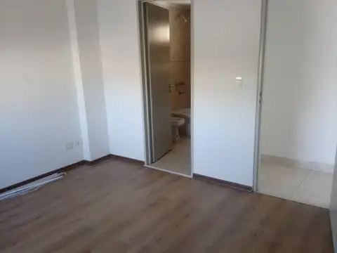 Excelentes y amplios deptos al frente y contrafrente optimas vistas