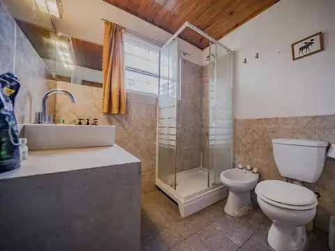 CASA EN VENTA 4 AMBIENTES CON JARDIN  EN DEL VISO