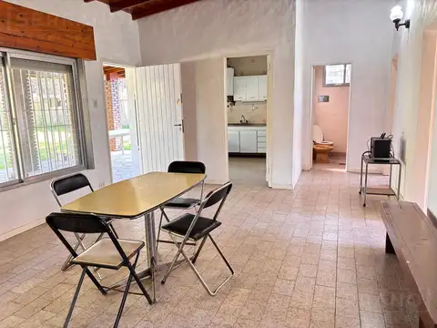 Casa 4 ambientes con 1 baño