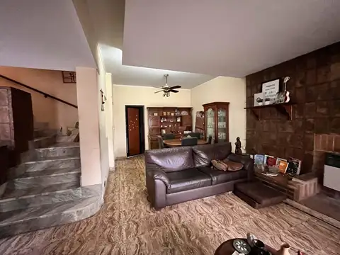 Casa en Venta con 1 cochera