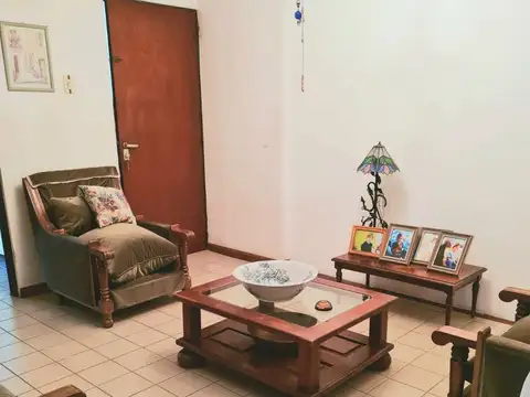 Departamento 6 ambientes con 1 baño