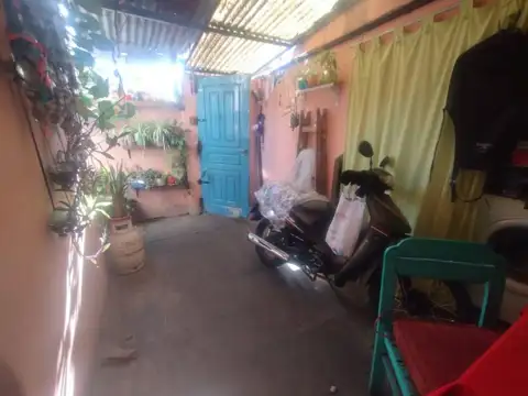 Casa 8 ambientes con 3 baños