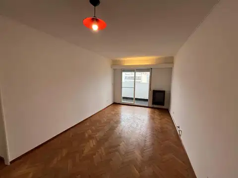 Venta de Departamento de Dos Dormitorios Frente al Monumento