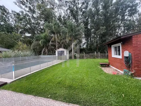 CASA EN ALQUILER EN  BOCA RATON -  TRES DORMITORIOS - QUINCHO - JARDIN - PILETA