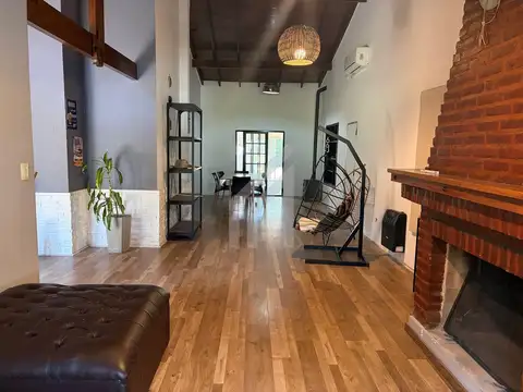 CASA EN ALQUILER EN  BOCA RATON -  TRES DORMITORIOS - QUINCHO - JARDIN - PILETA