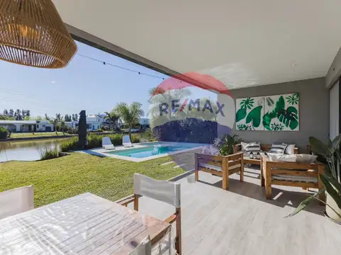Casa venta Santa Isabel 1 Escobar 5 ambientes lago