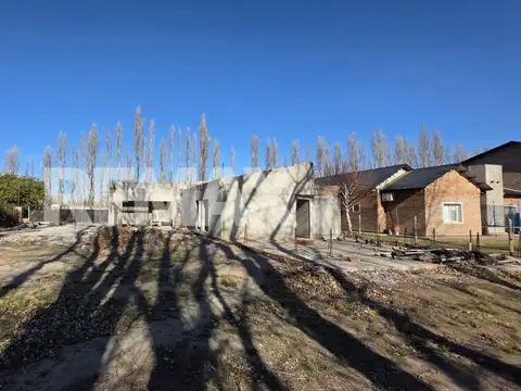 Casa en Venta con 2 cocheras
