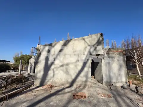 VENTA CASA 3 DORMITORIOS  B° FINCAS DE PLOTTIER