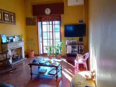 PH TIPO CASA VENTA 5 AMBIENTES EN MATADEROS CON PATIO