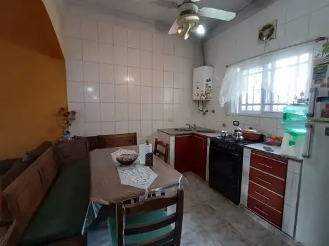 PH TIPO CASA VENTA 5 AMBIENTES EN MATADEROS CON PATIO