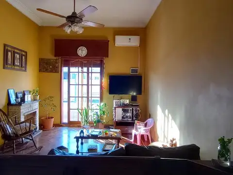 Depto Tipo Casa en Venta de 5 ambientes