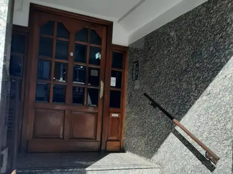 25 De Mayo 100, Piso 1°