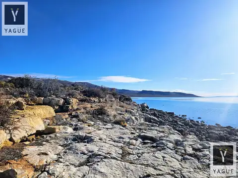 7.000 has sobre el Lago Muster - 15 km de costa - Excelente pesca - Productivo