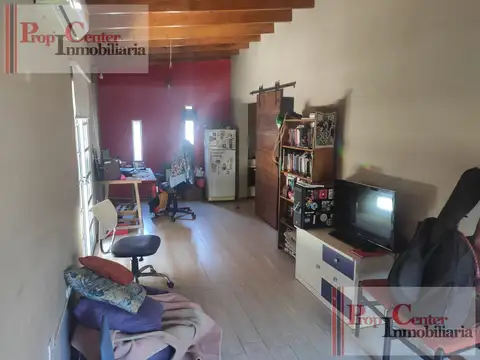 Casa 2 ambientes con 1 baño