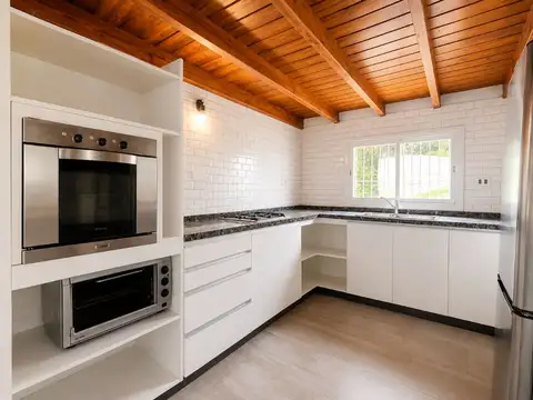 Se vende casa + fábrica de cerveza en V. C. Parque