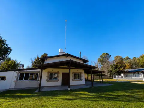 Se vende casa + fábrica de cerveza en V. C. Parque