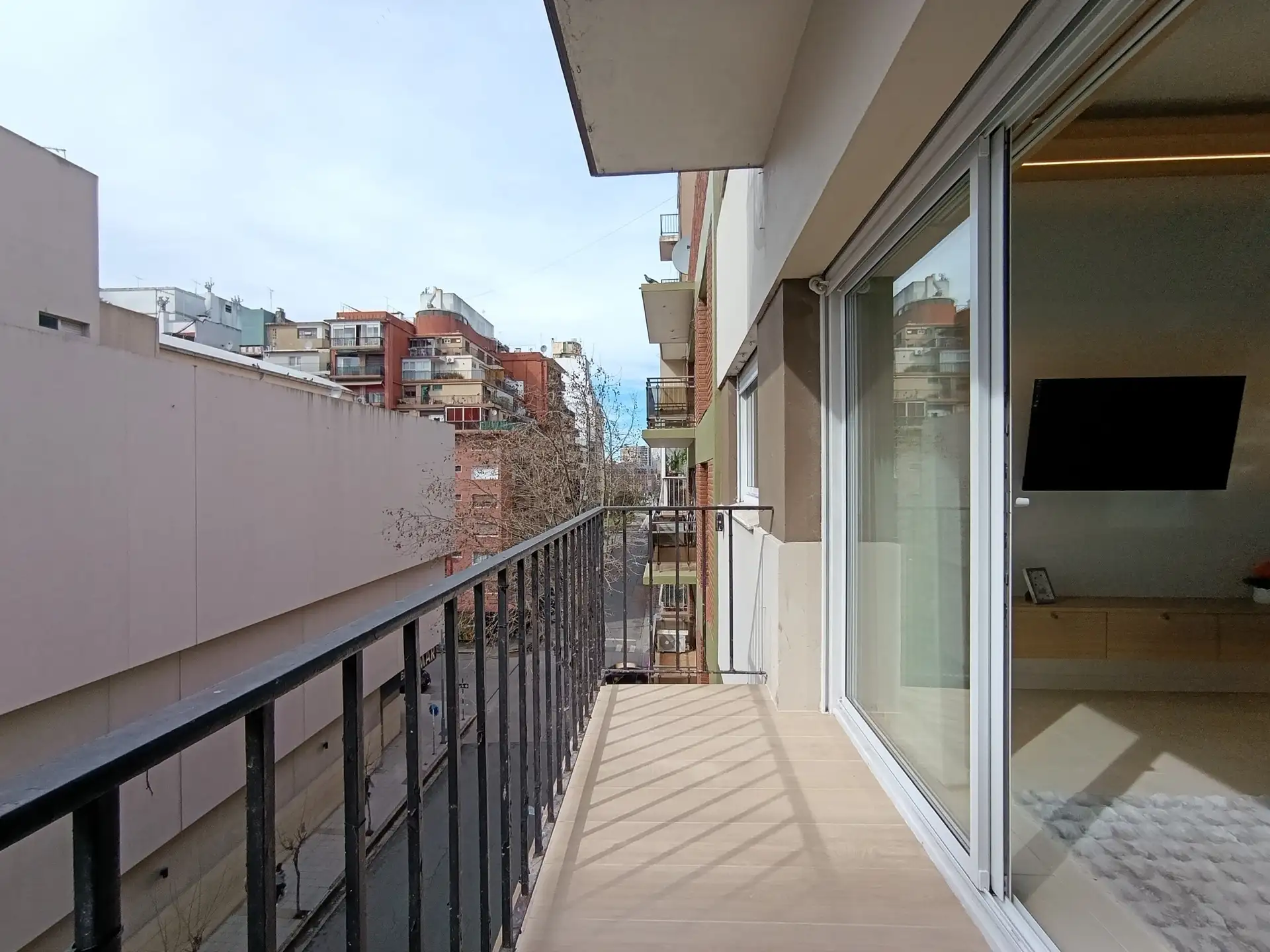 Venta 3 ambientes a la calle - Plaza Colon