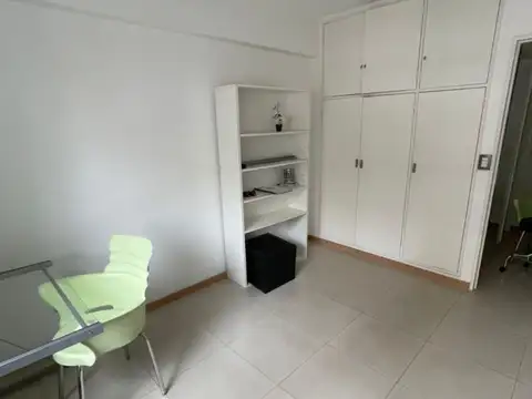 3 ambientes departamento - oficina consultorio en Virrey del pino y Cabildo.
