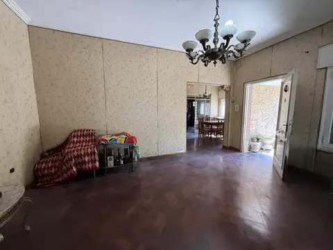 Casa 4 ambientes con 1 baño