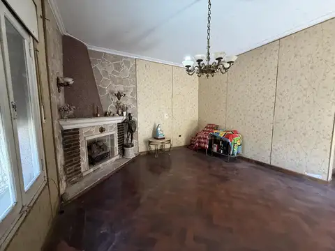 Casa 4 ambientes con 1 baño