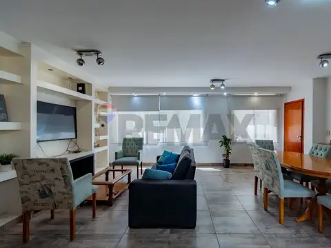 Depto Tipo Casa en Venta en Flores, USD 350.000