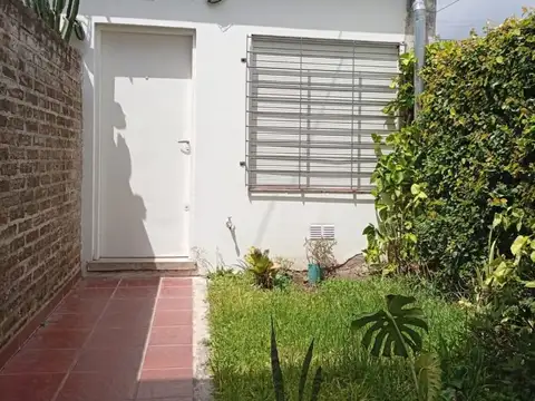 Depto Tipo Casa en Alquiler de 1 dormitorio