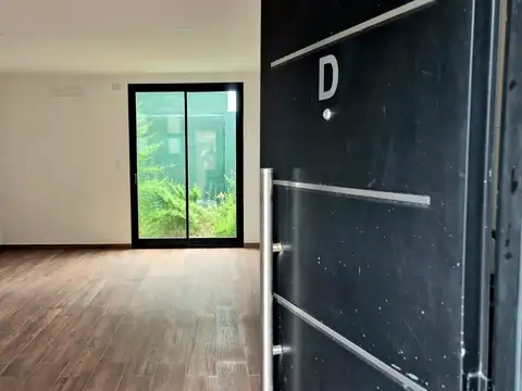 ALQUILER DEPARTAMENTO MONO AMBIENTE PATIO PB