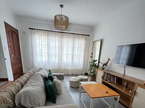 Casa en Alquiler con 1 cochera