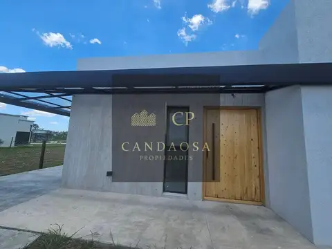Hermosa Casa En Venta 5 Amb En Santa Elisa, Pdl