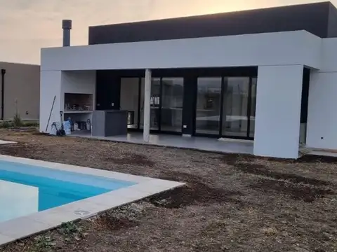 Casa  en Venta en Barrio San Sebastian, Pilar, G.B.A. Zona Norte