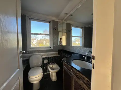 Casa en Alquiler con 1 cochera