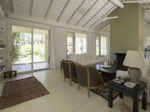 Casa en venta de 5 dormitorios en Laguna Blanca 100