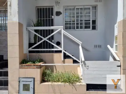 Depto Tipo Casa 2 ambientes con 1 baño