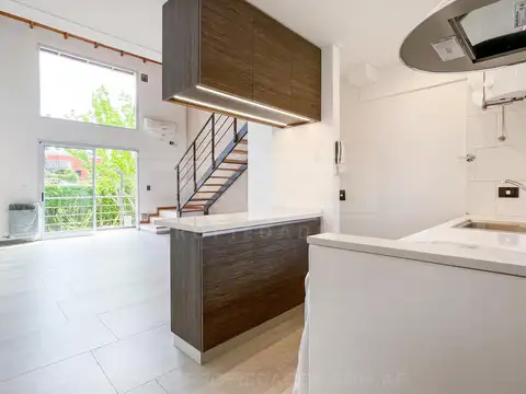 Pringles  al 4200, entre Carlos Tejedor y Alvear