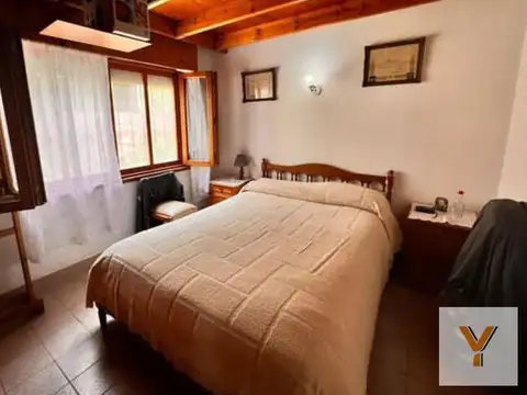 Casa 8 ambientes con 3 baños