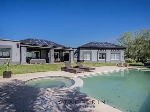 AMPLIA Y COMODA CASA EN CHACRAS DE LA TRINIDAD