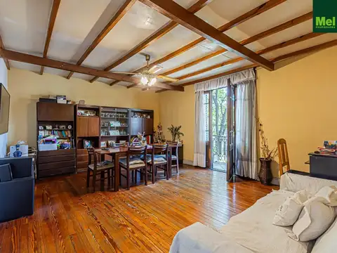 Destino comercial sobre Av. triunvirato
