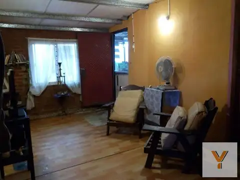 Casa 5 ambientes con 1 baño