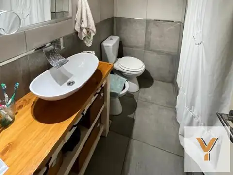 Casa 5 ambientes con 1 baño